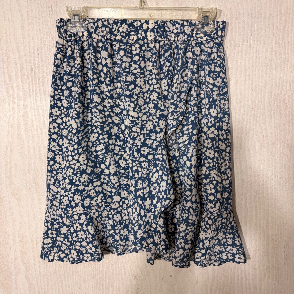SHEIN Floral Ruffle Mini Skirt Womens Medium Blue White Boho Summer